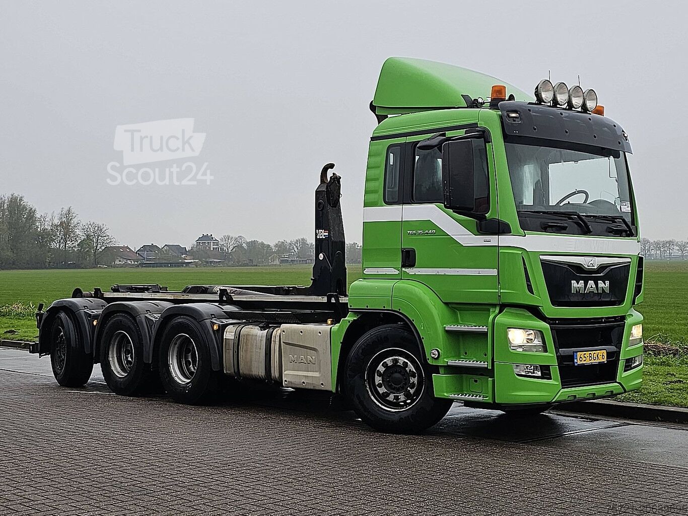 Système de bras à crochet (35.440 TGS)